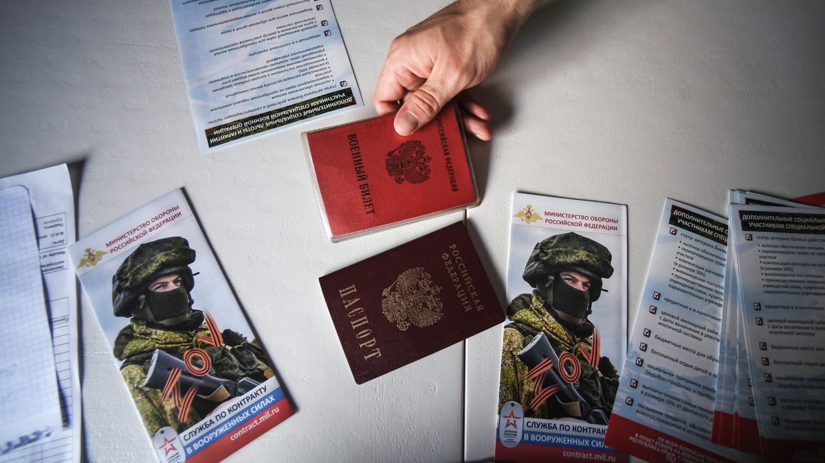 Moskva chce seznam majitelů ruských pasů na okupovaných územích. Kvůli odvodům